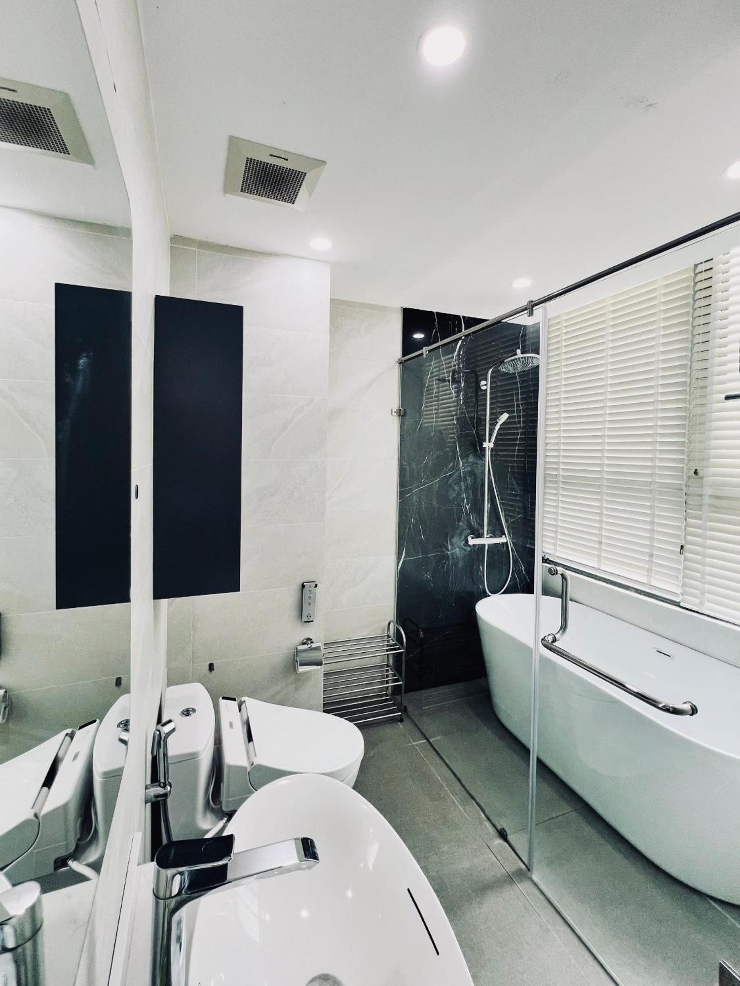 - Vinhomes Skylake - Luxury Services - Galaxyhouse *