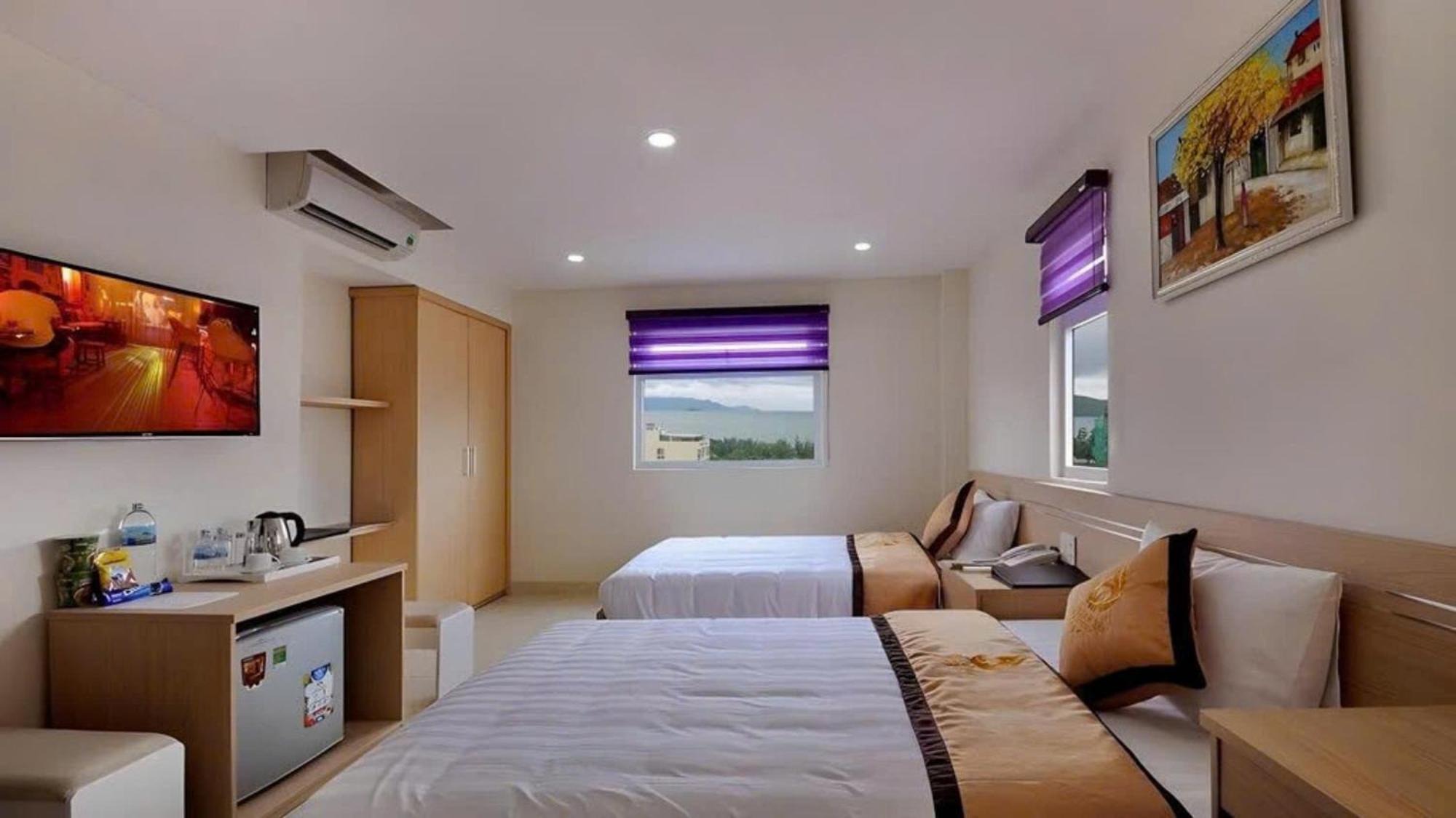 Hotel Yellow Sea