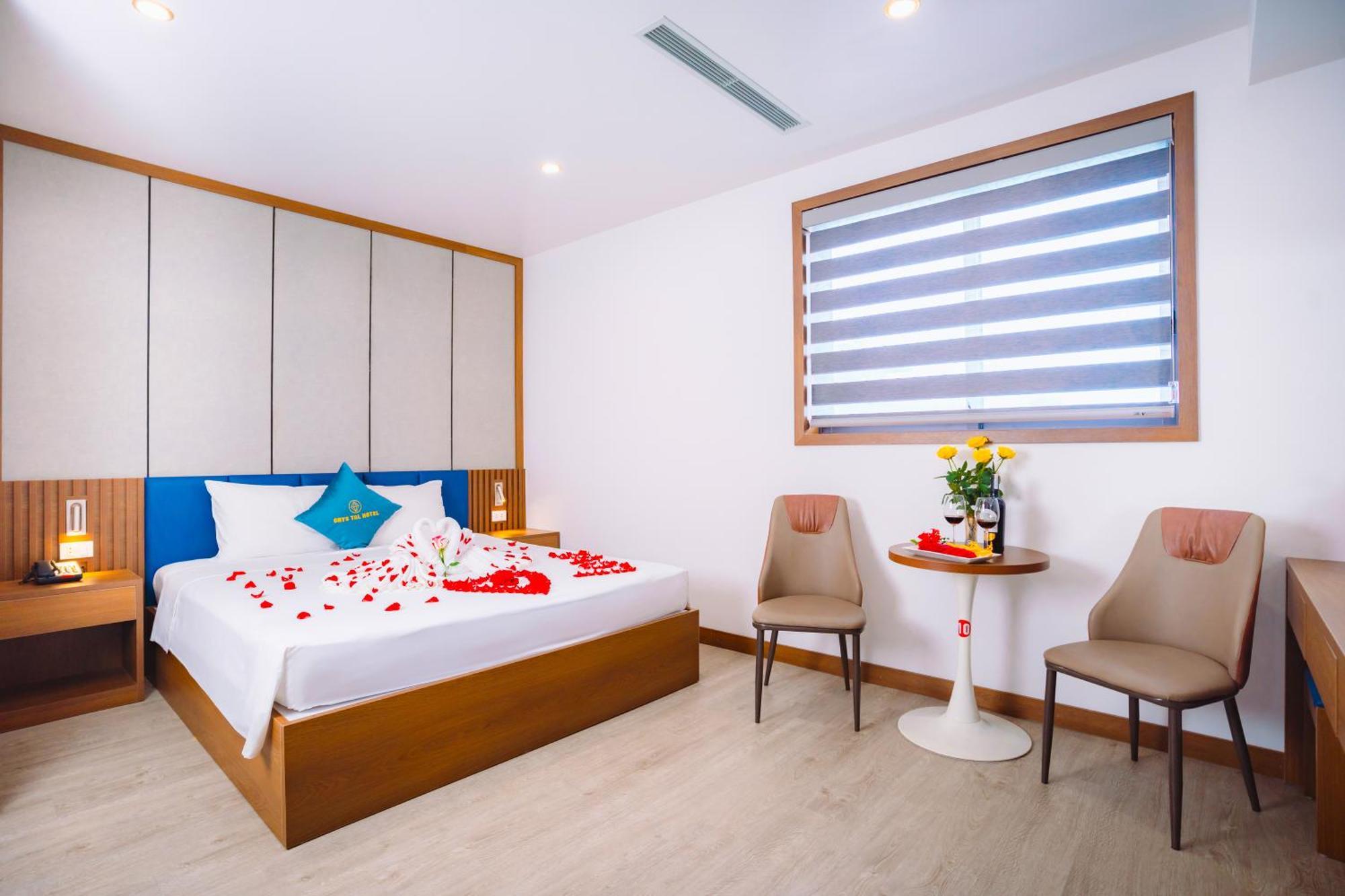 Crystal - 3 Loc Vung Street Apartment *