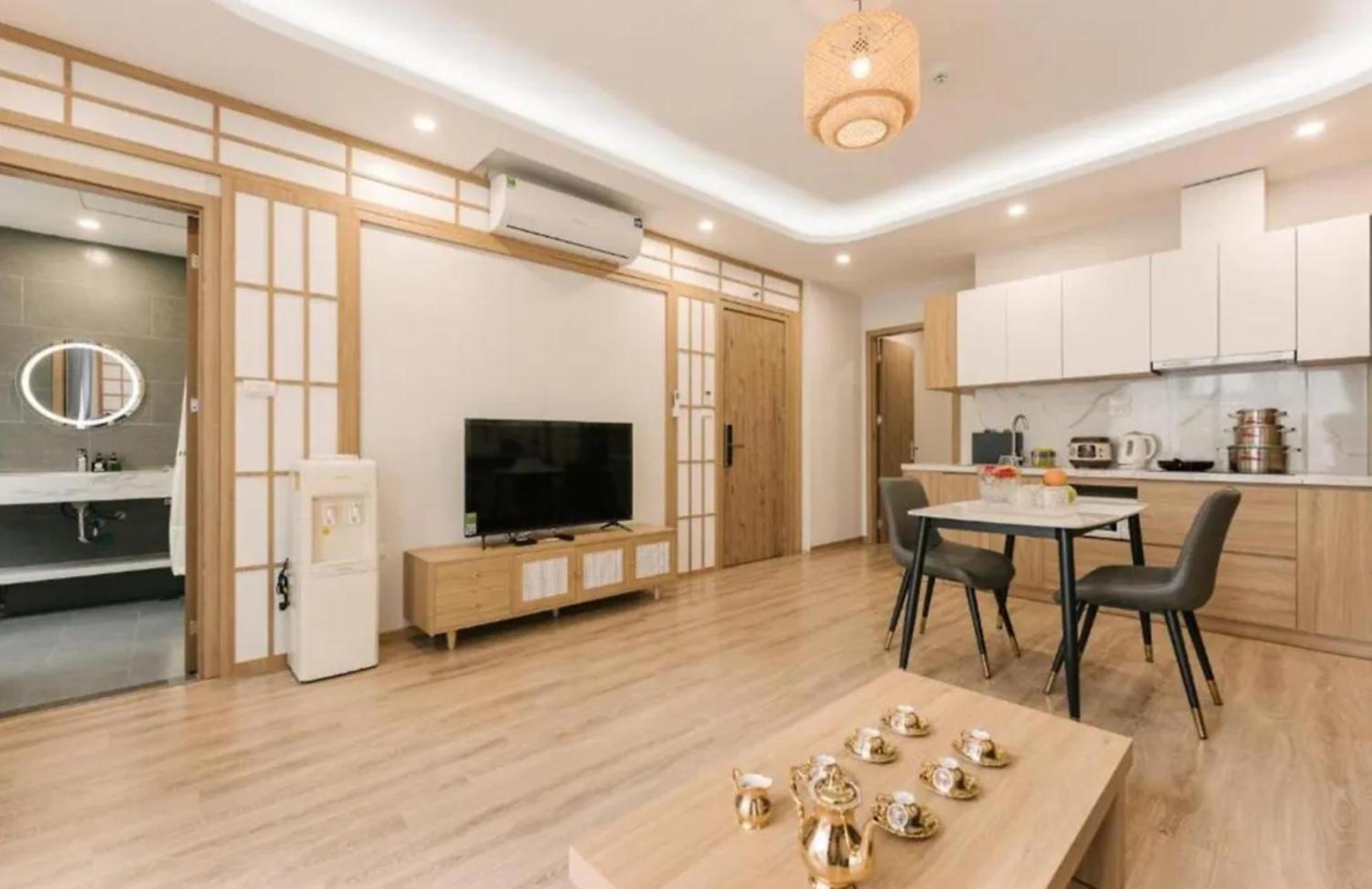 Hotel Lux Japan Town Hanoi