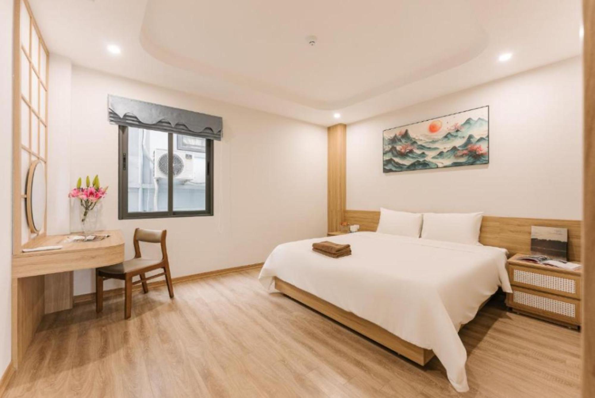 Hotel Lux Japan Town Hanoi