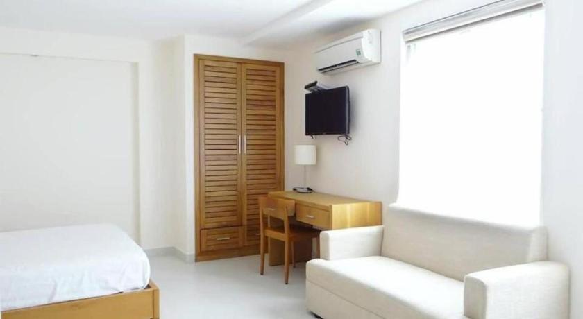 Hotel Edenpark & Service 2*