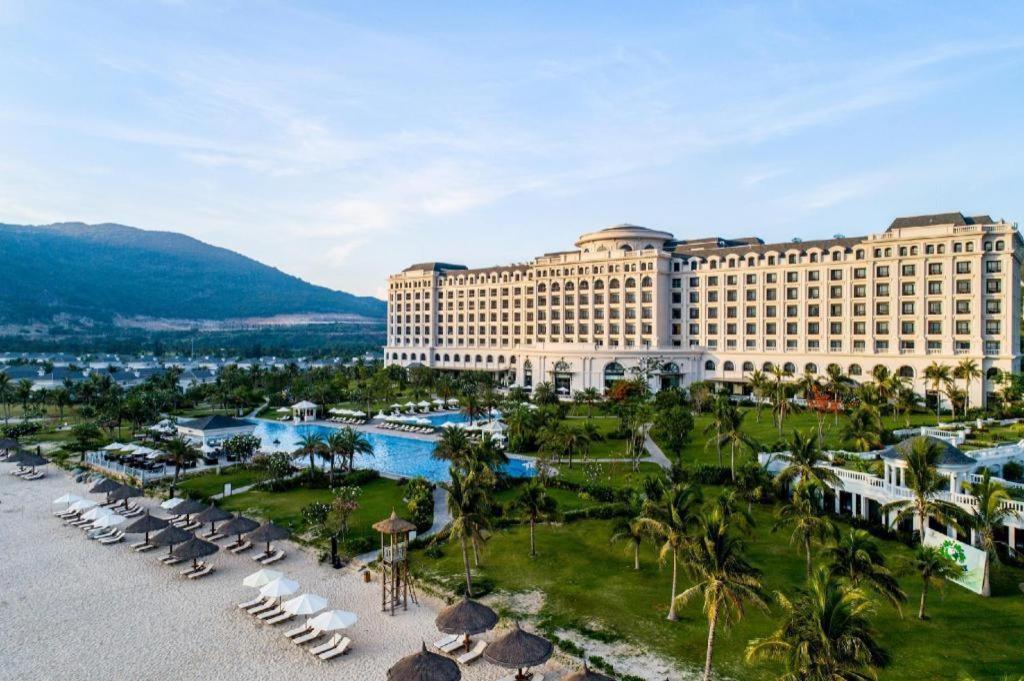 Vinpearl Discovery Rockside 5*