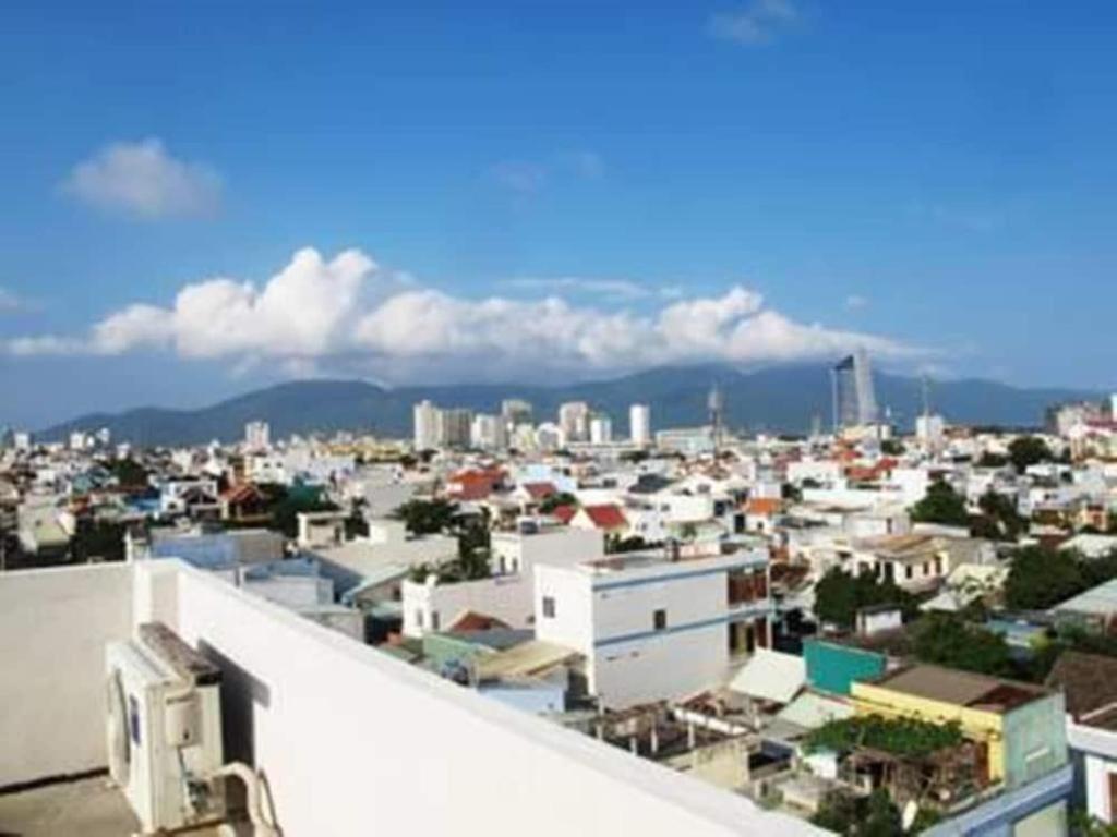 Omega 2* Da Nang