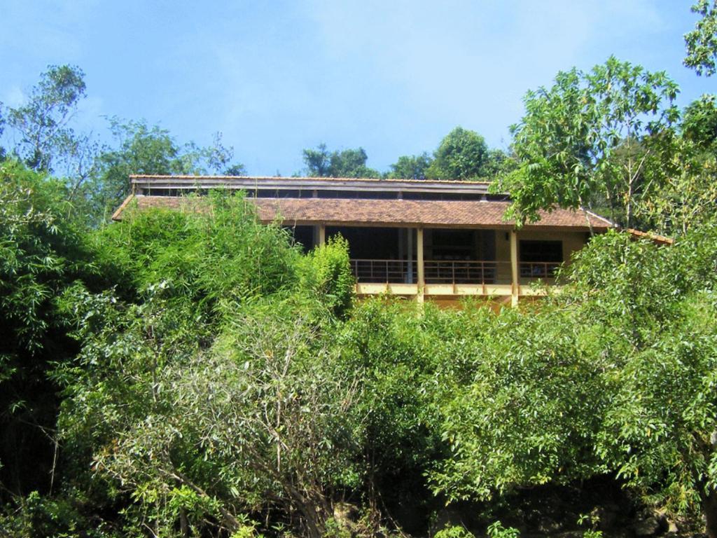 Forest Floor Lodge *