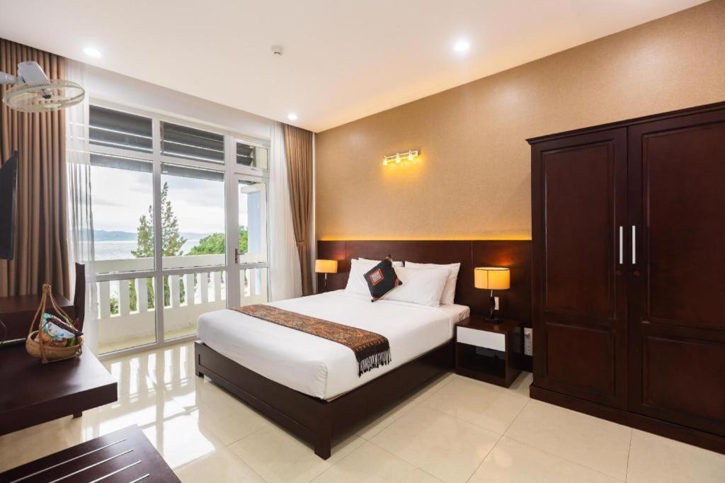 Hotel Navy 3*