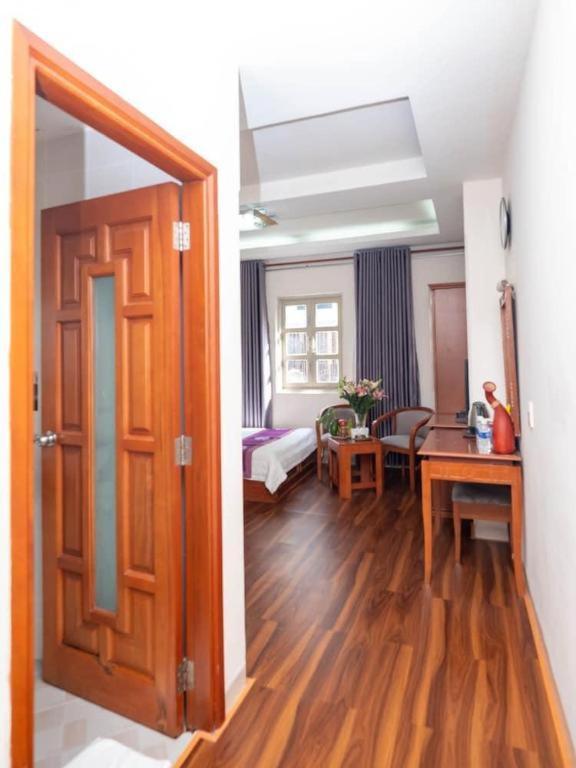 Hồng Hạc Khách sạn TP. Hồ Chí Minh