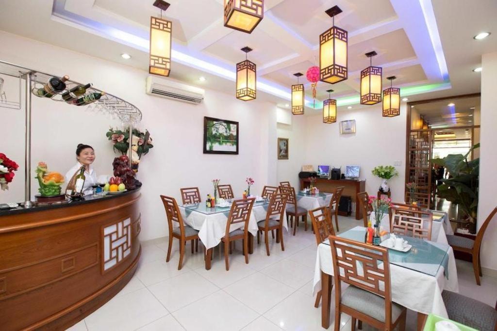 Khách sạn Hồng Hạc