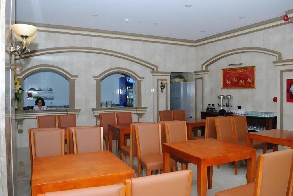 Khách sạn Trần Vinh