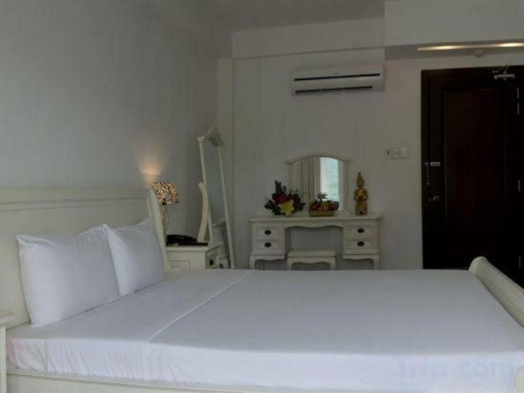Paragon Hotel