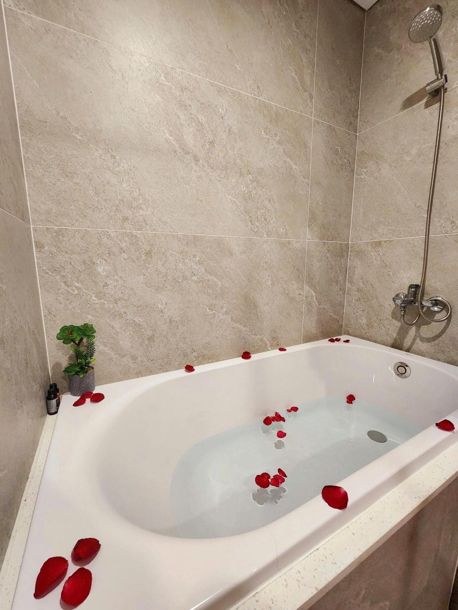 Tho's -can Ho 2n2wc Khu Onsen, Khu Ho Cao Cap Nhat Tai Ecopark Hung Yen Apartment
