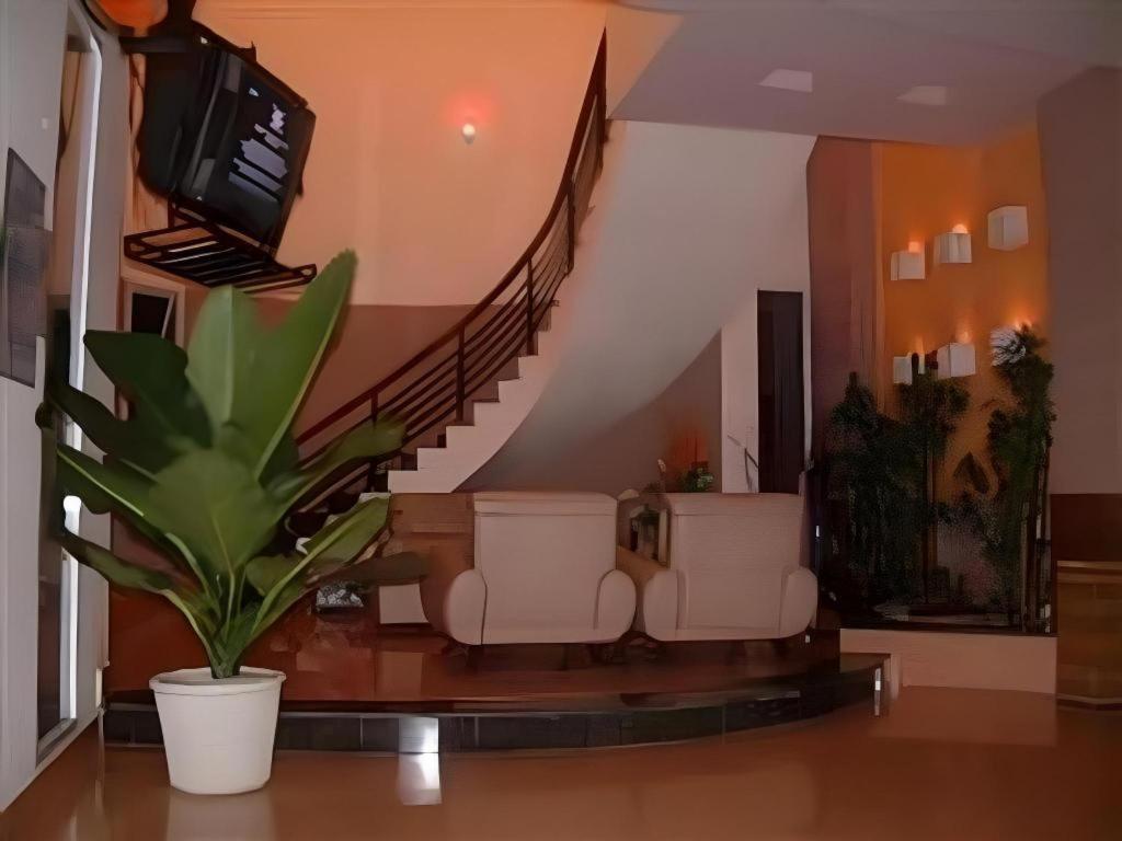 Diamond Hotel Resort 2*