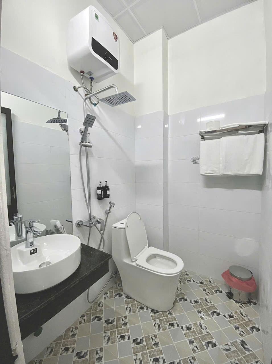 Thanh Do - Khe Sanh Hotel