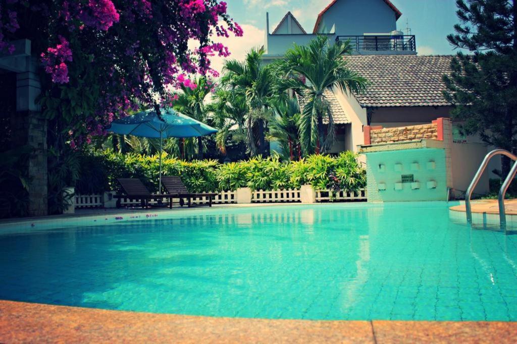 Diamond Hotel Resort