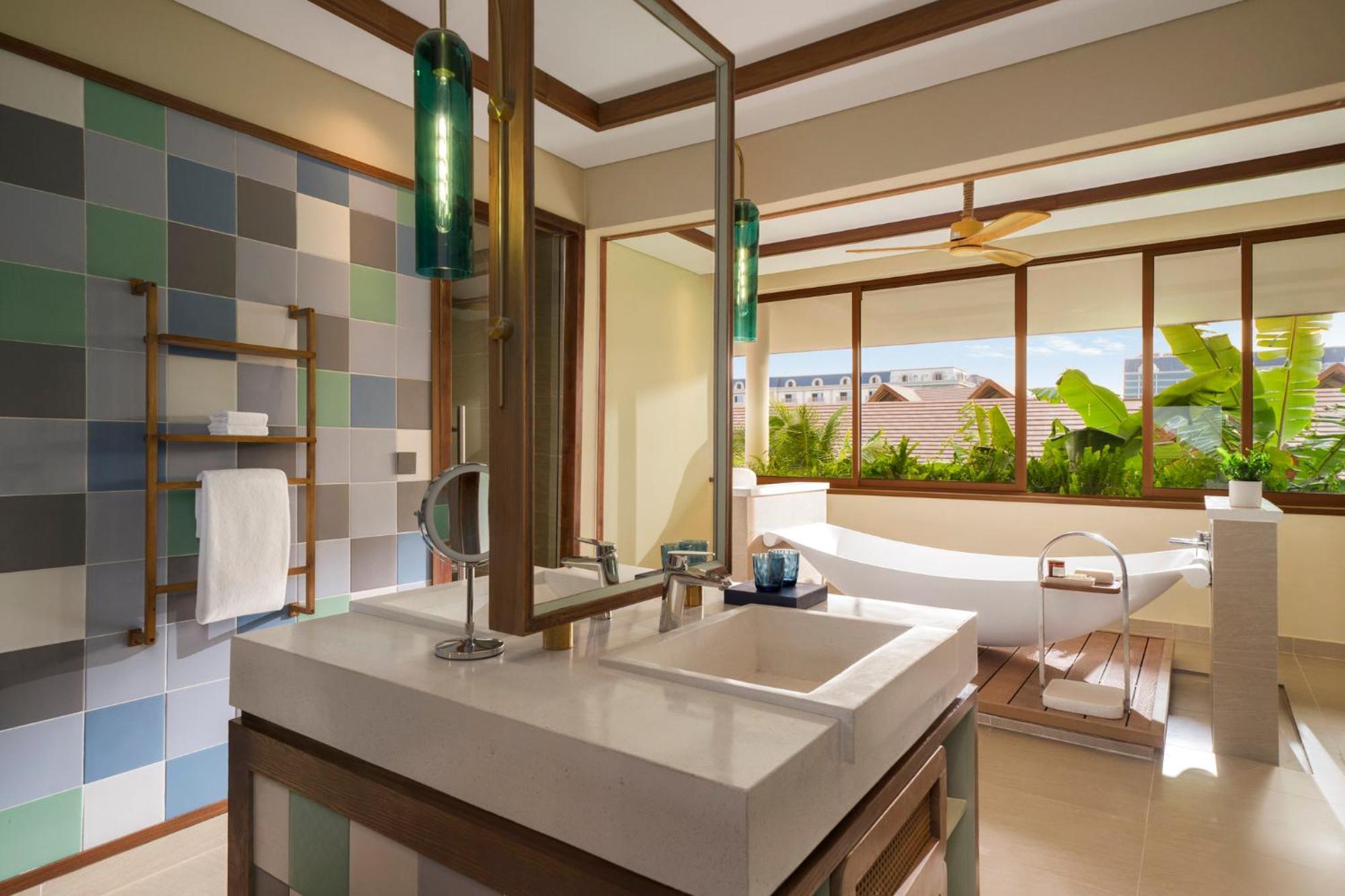 Voco Quang Binh By Ihg Resort 5*