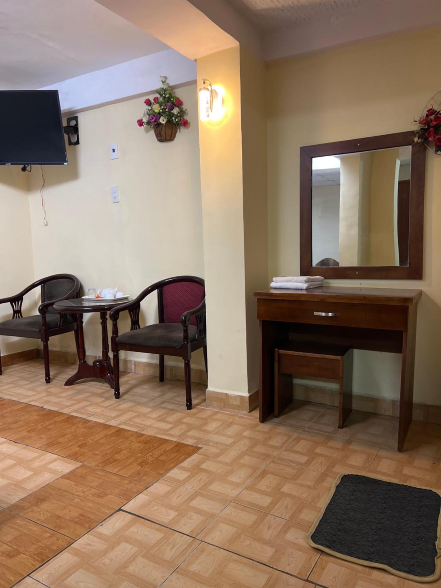 Hotel Khach San Lan Dai *