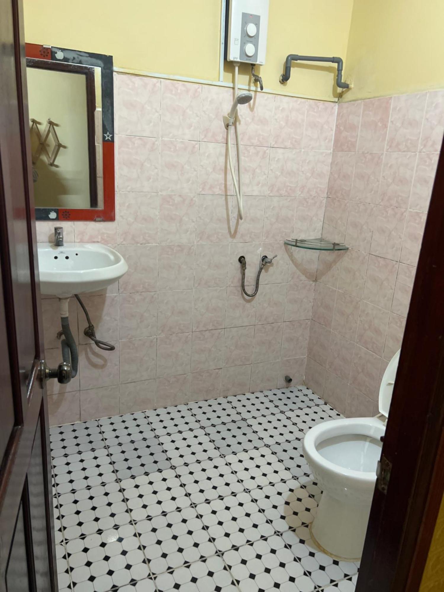 Hotel Khach San Lan Dai *
