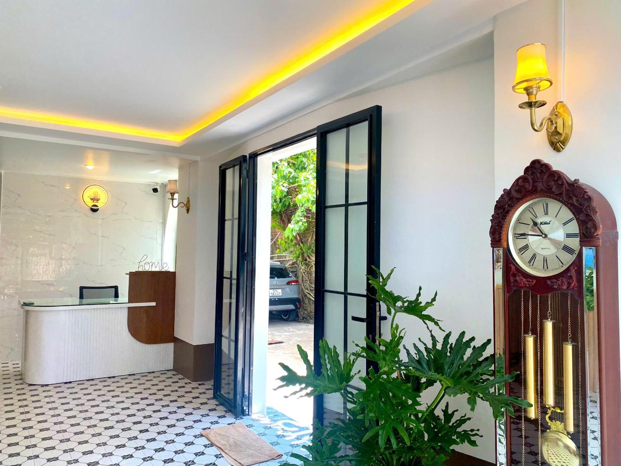 Oasis Khách sạn *