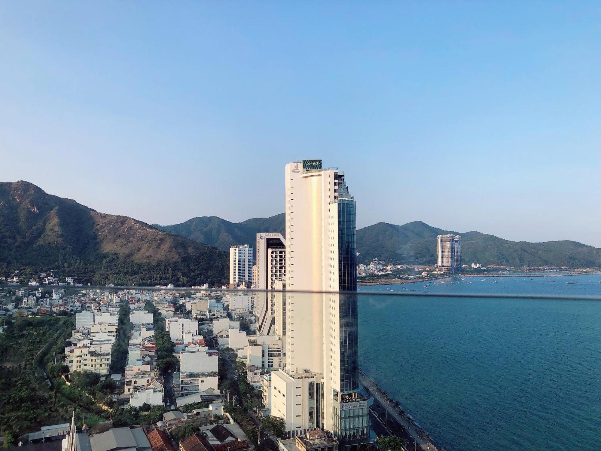 Scenia Bay Oceanfront