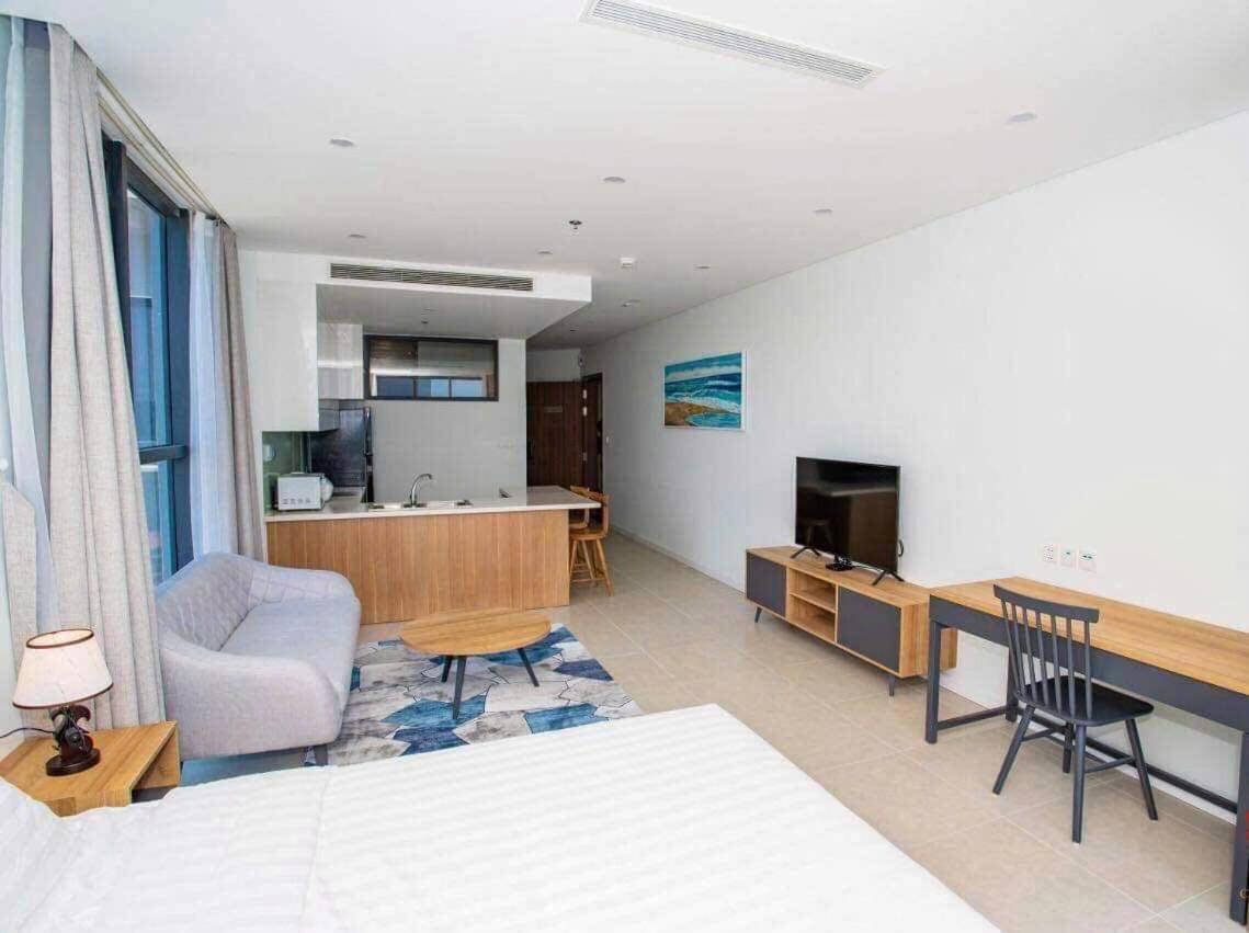 Scenia Bay Oceanfront Apartment Nha Trang