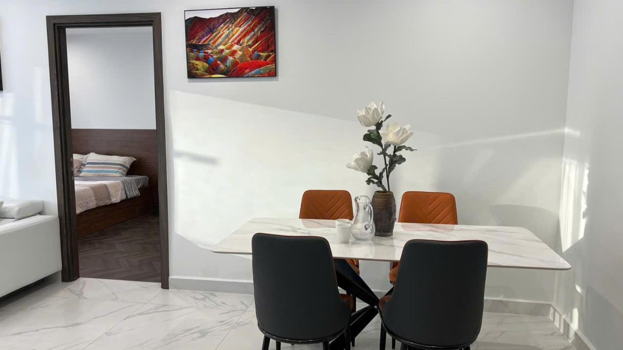 Apartment Shi House -elegant&homey Vinhomes Grand Park *