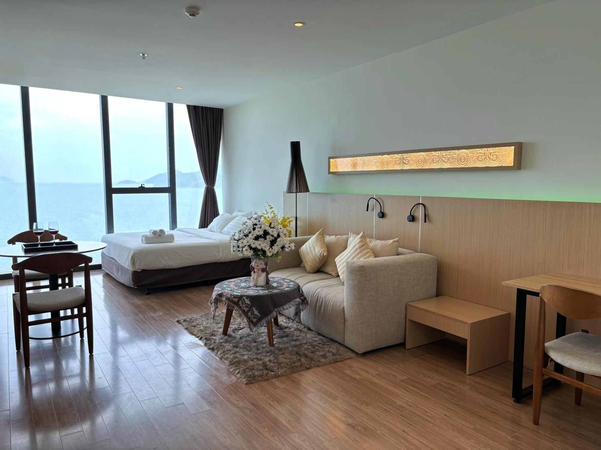 La Maison Starcity 1 Mins Walk To