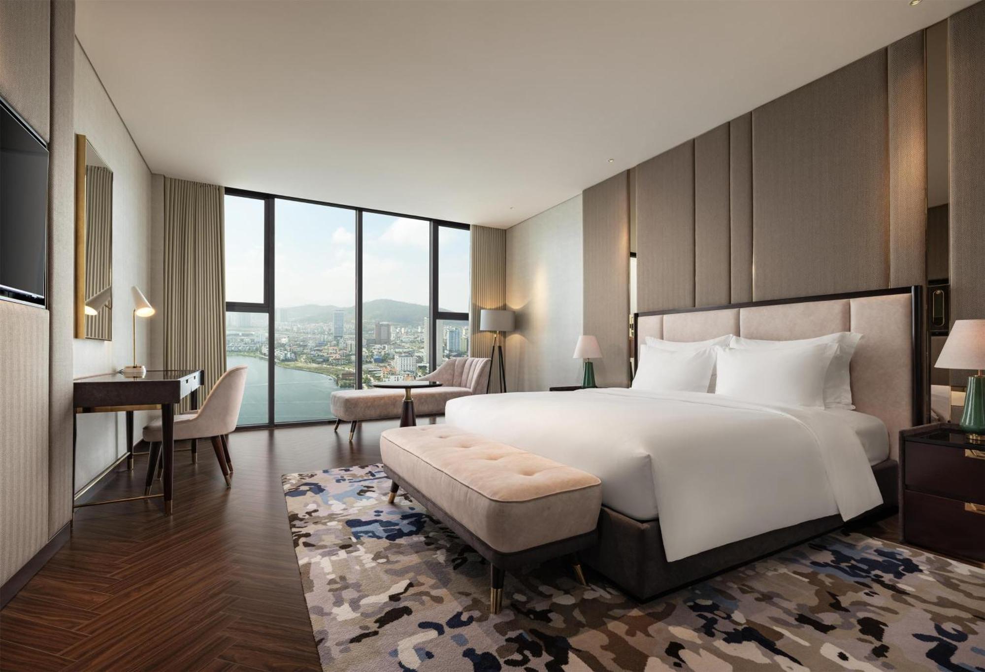 Radisson Blu Bay 5* Ha Long