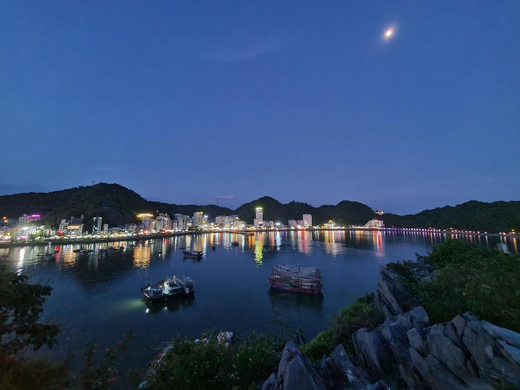 Hotel Cat Ba Viet Hoa & - Pool & Bar 3*