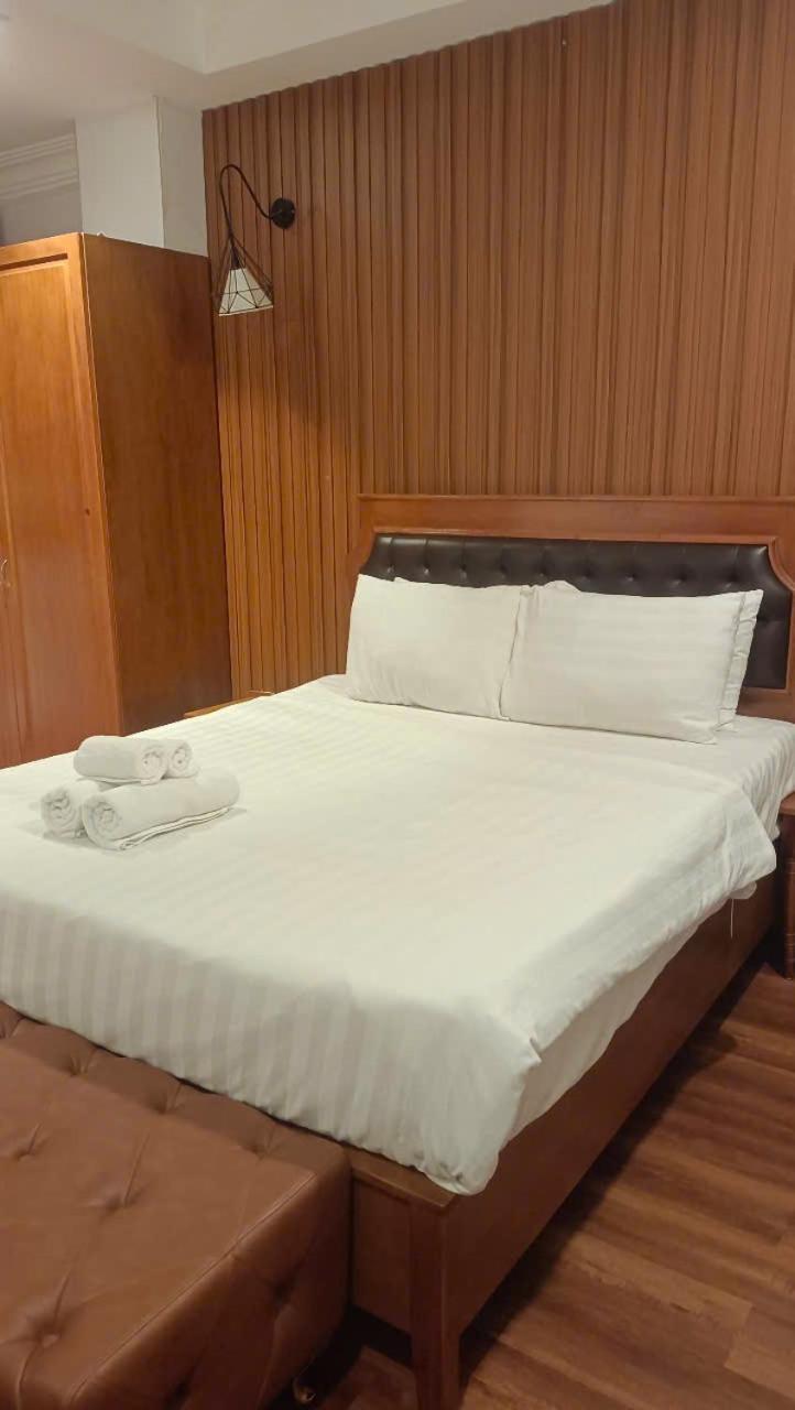 Hotel Premium Sonata Saigon 4*