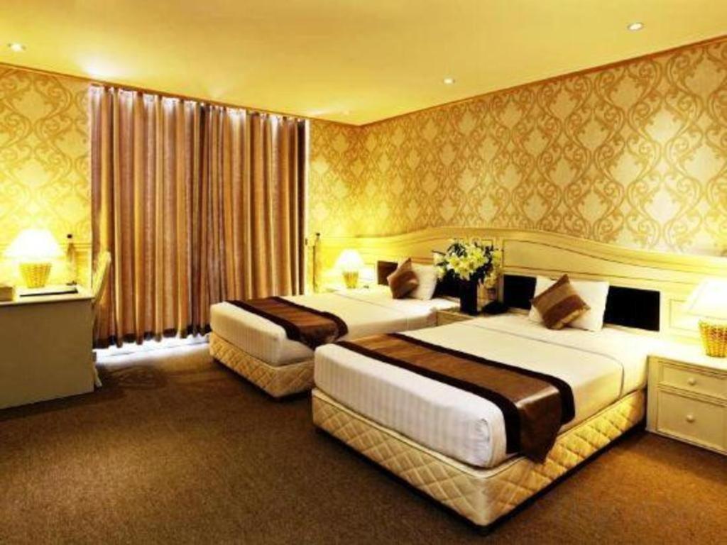 Golden Crown Saigon Hotel 3*