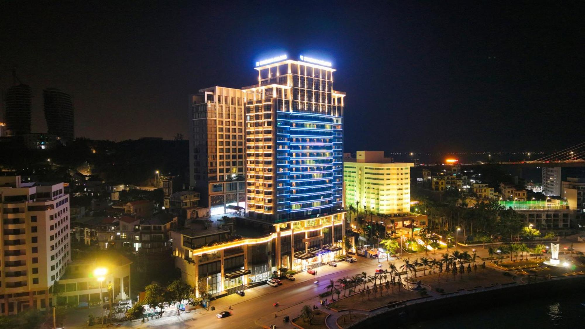 Wyndham Legend Hạ Long