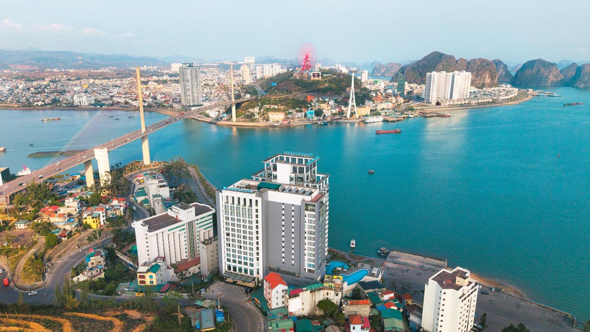 Wyndham Legend Khách sạn 5*
