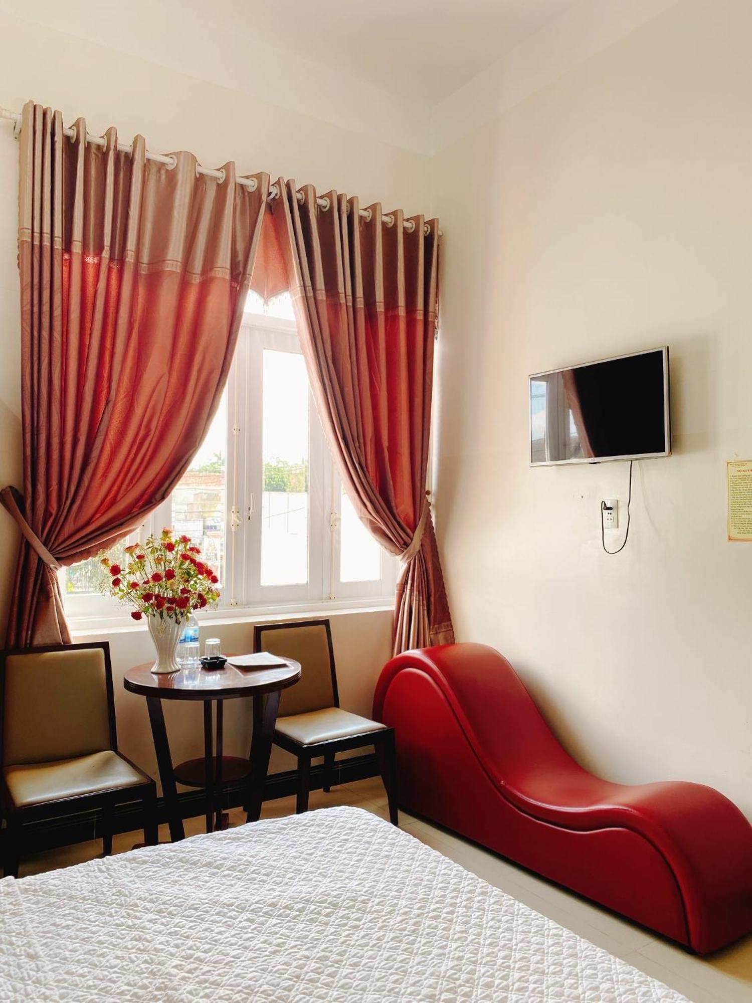 Khách sạn Sơn Hạ Kon Tum