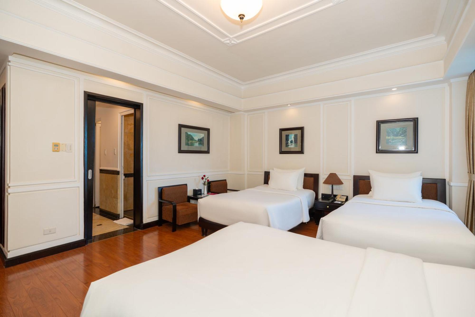 Khách sạn Legend 5*
