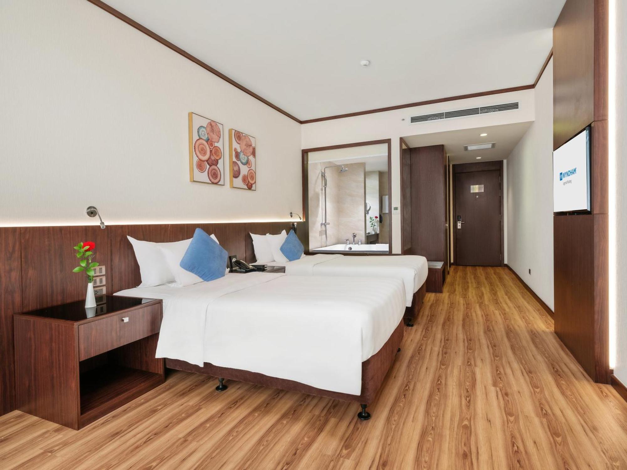 Hotel Wyndham Legend Halong