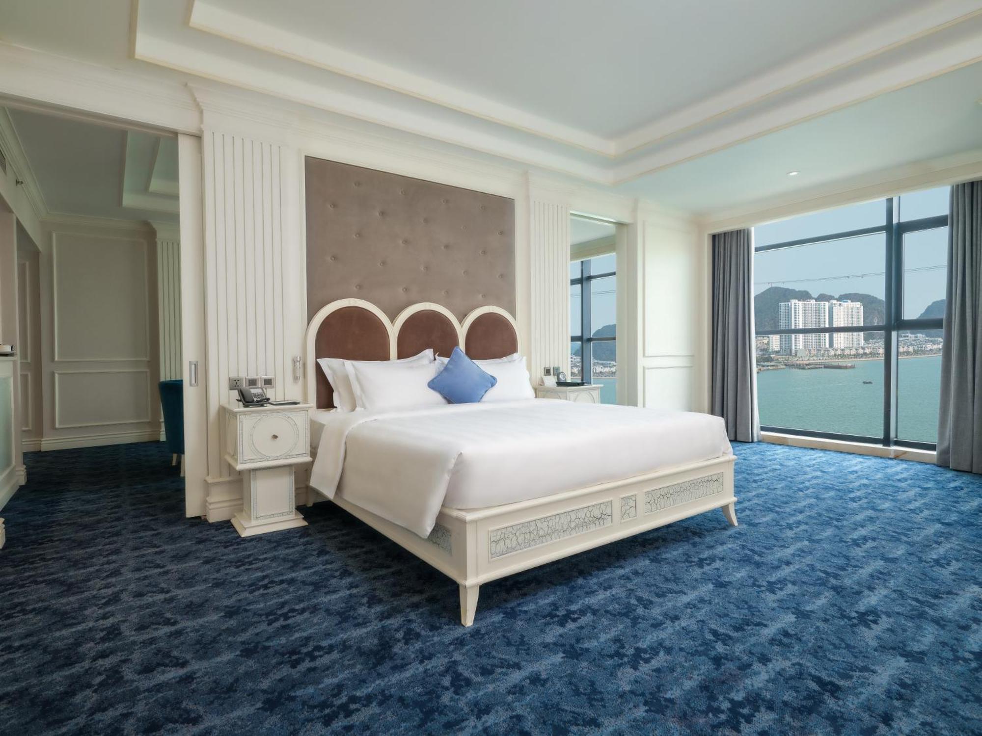 Wyndham Legend Khách sạn 5*