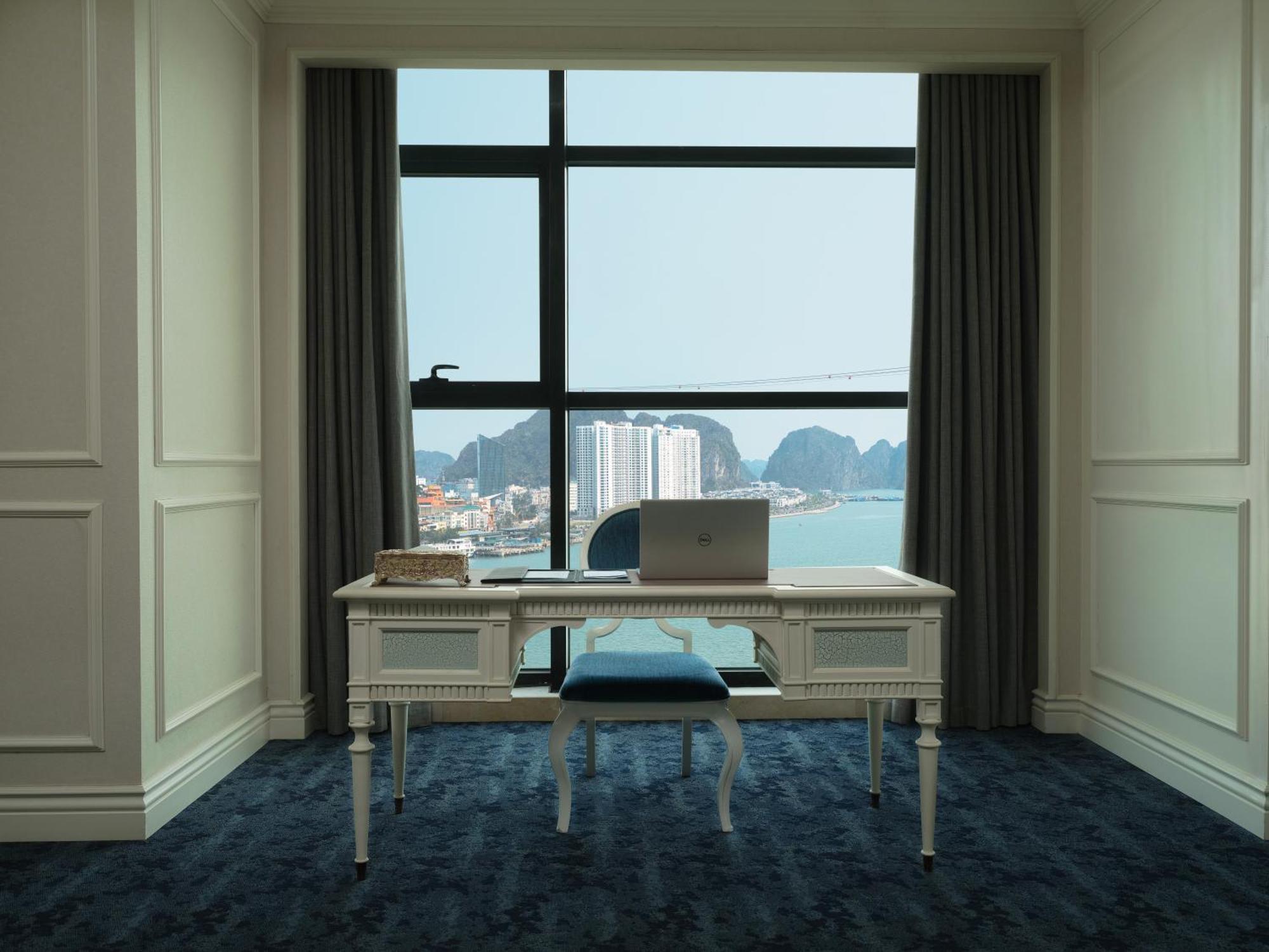 Wyndham Legend Halong Ha Long