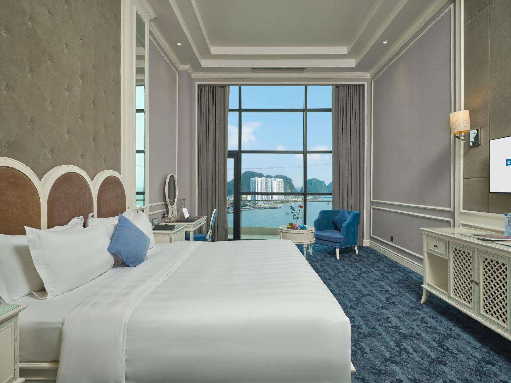 Wyndham Legend 5* Hạ Long