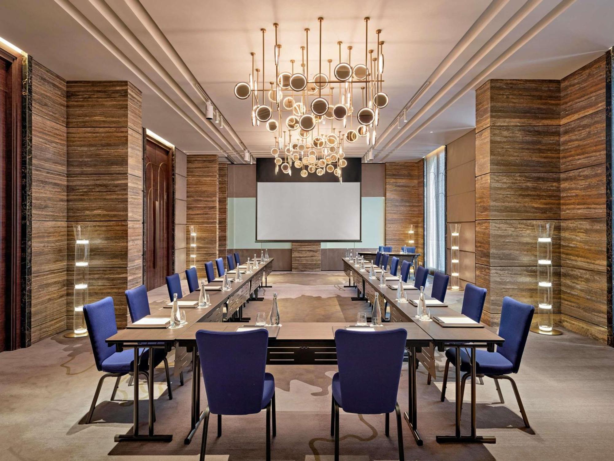 Moevenpick Centre Hotel Hanoi