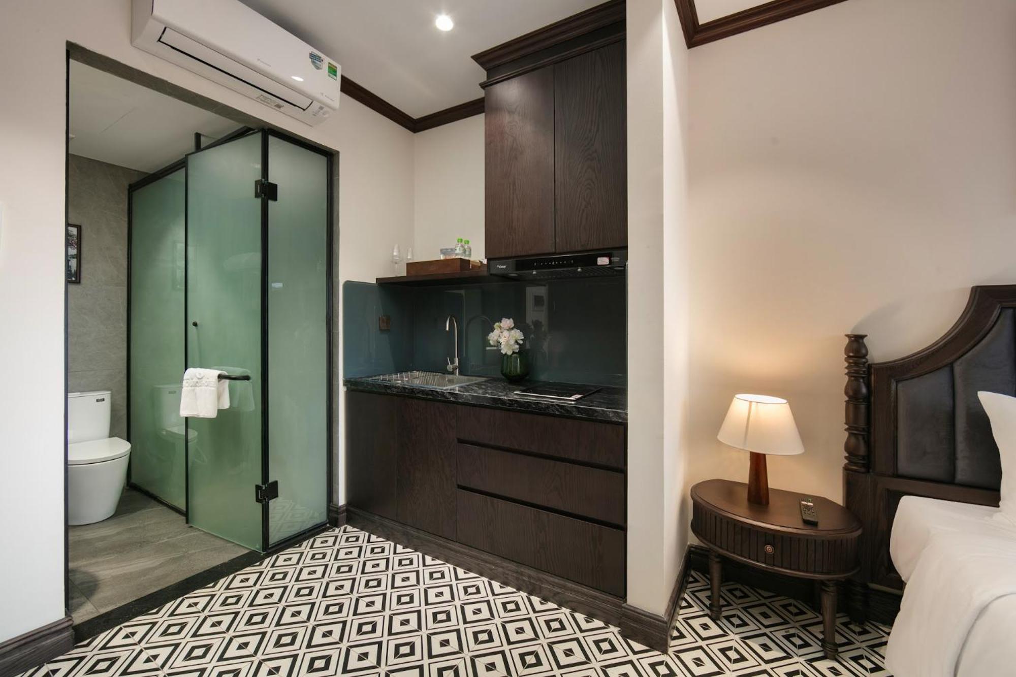 Westlake Lion Boutique * Hanoi