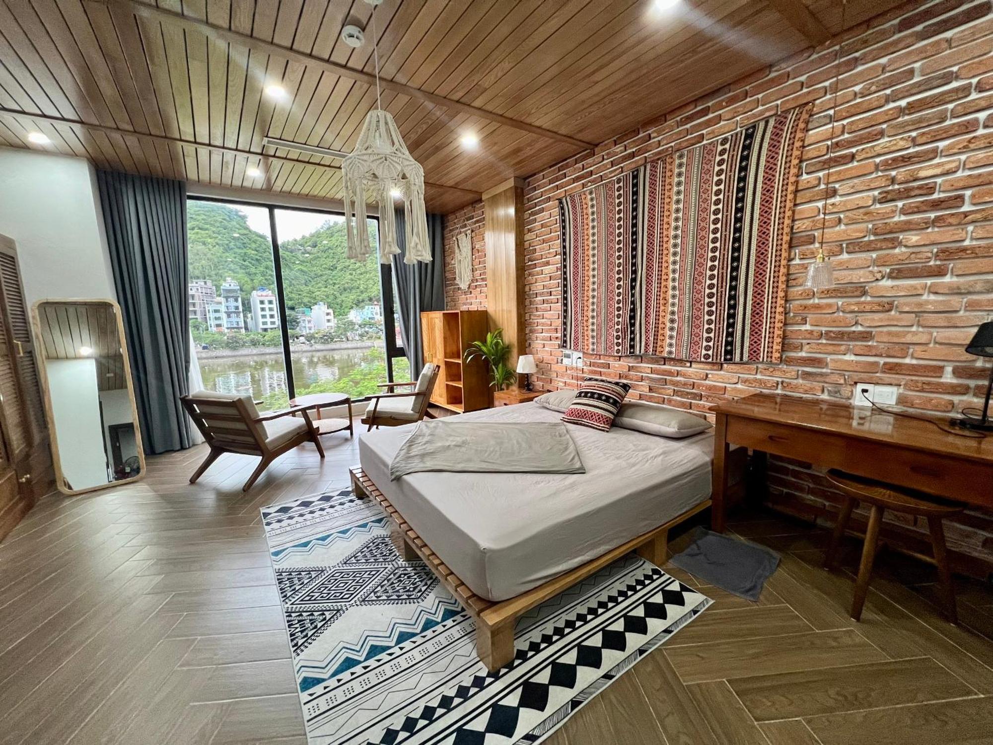 Hotel Quiri Cat Ba Cat Ba Island
