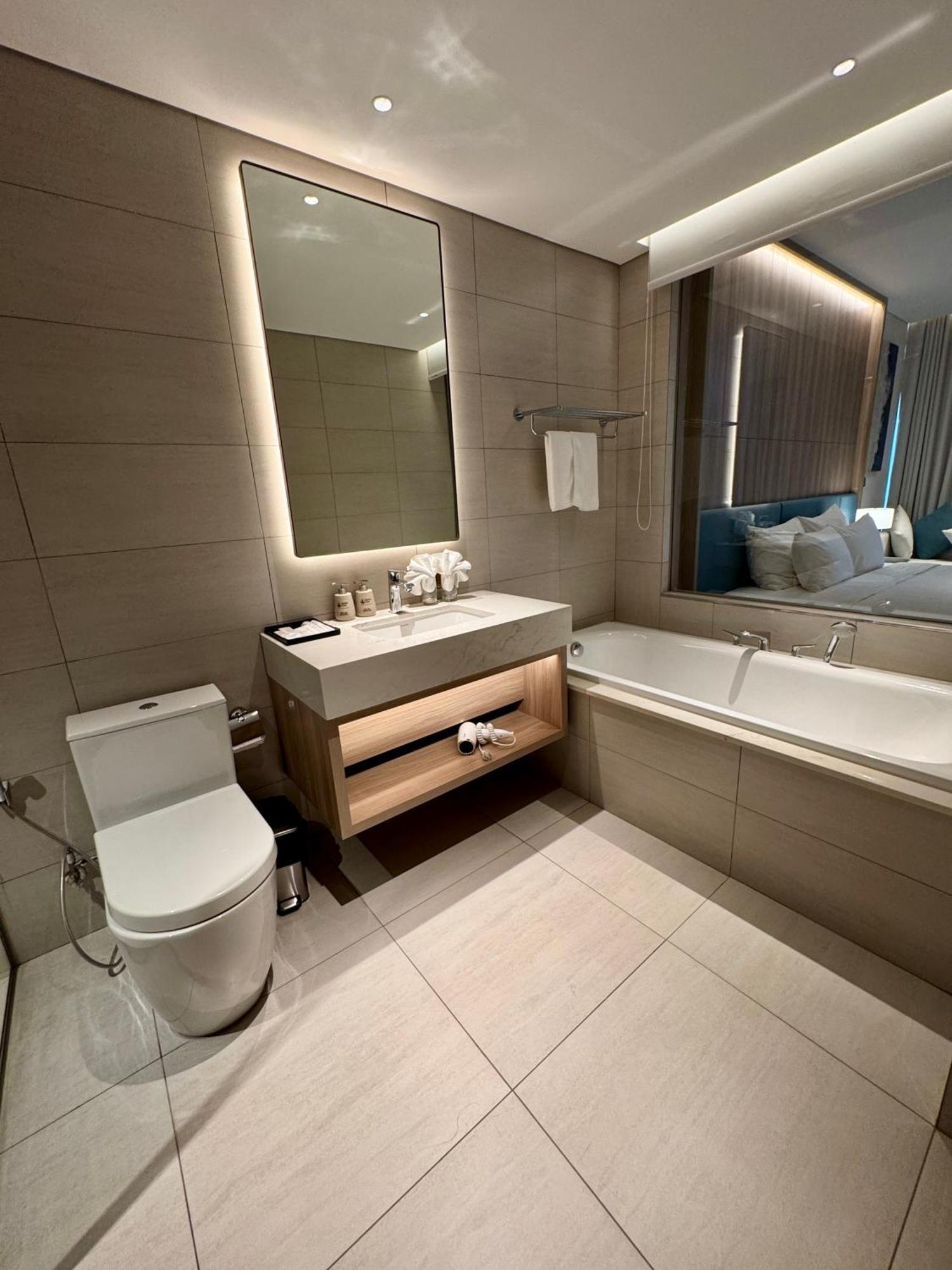Apartment A La Carte Bay By Sima Chill Ha Long