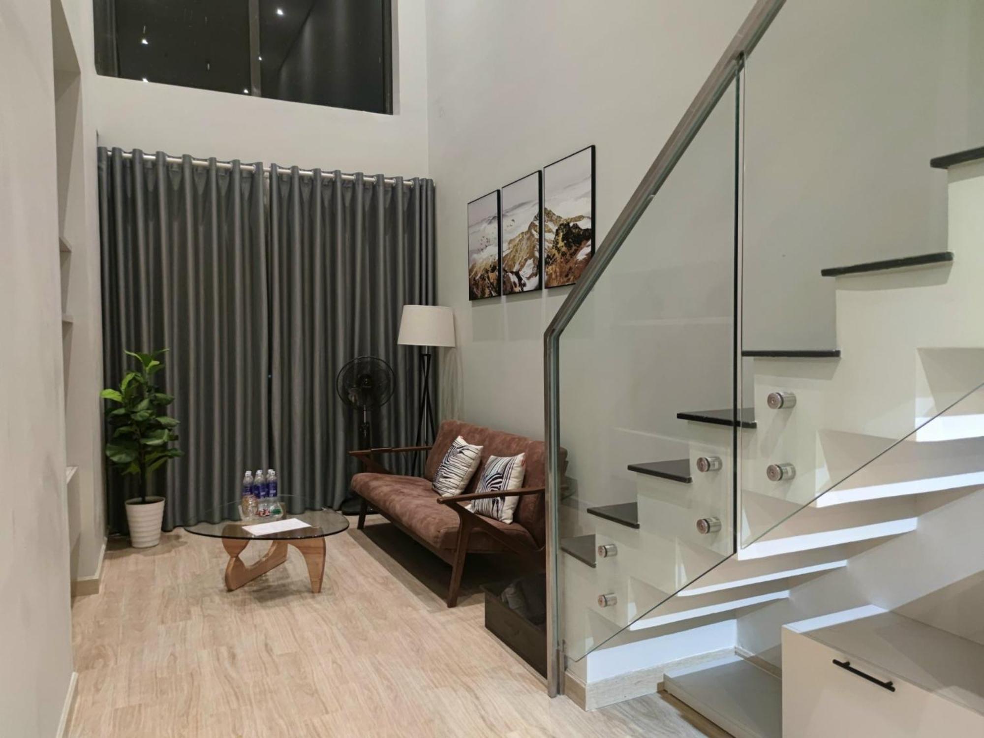 Comzy Apartment *