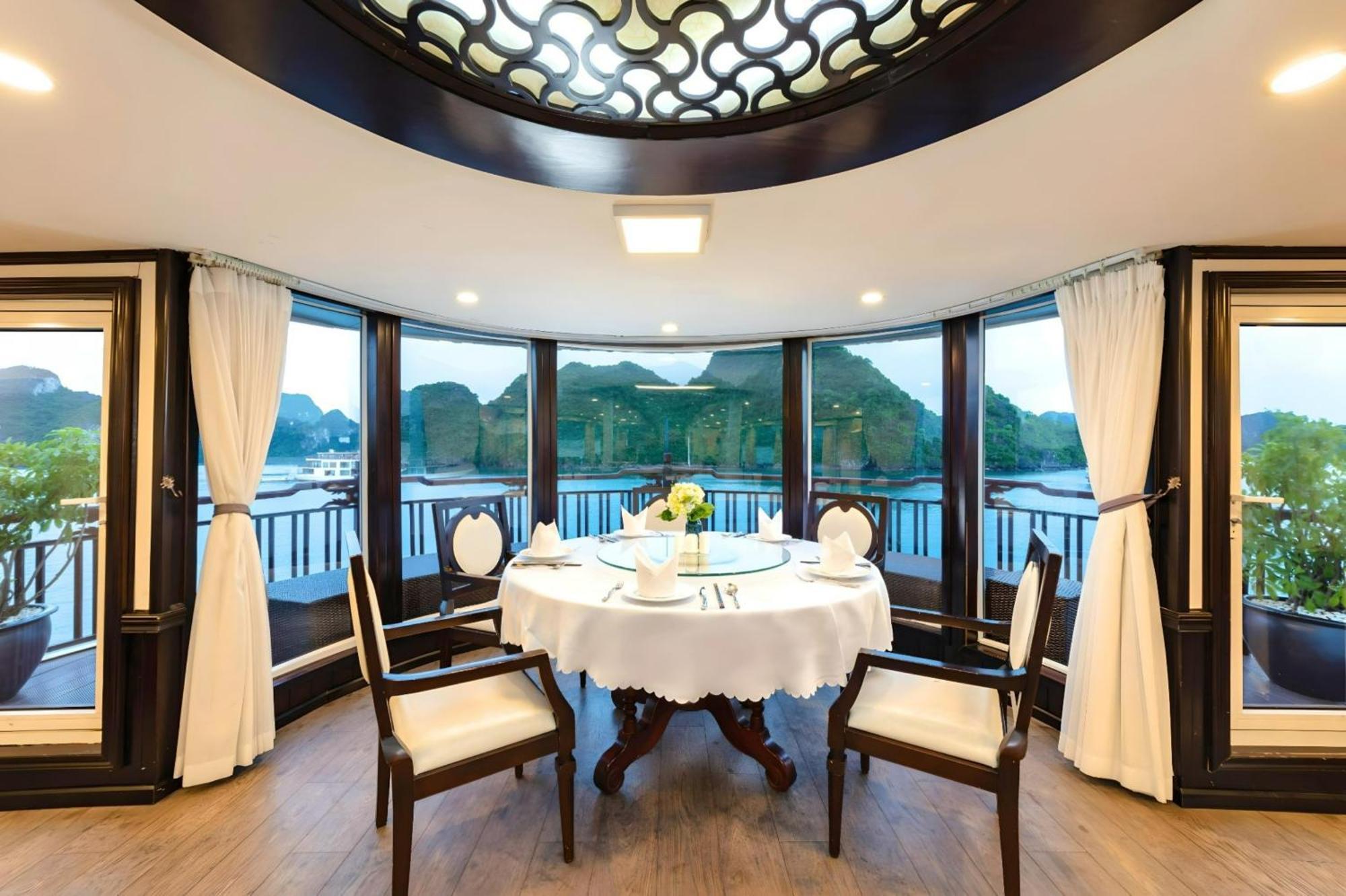 Botel Amanda Halong Cruise Ha Long