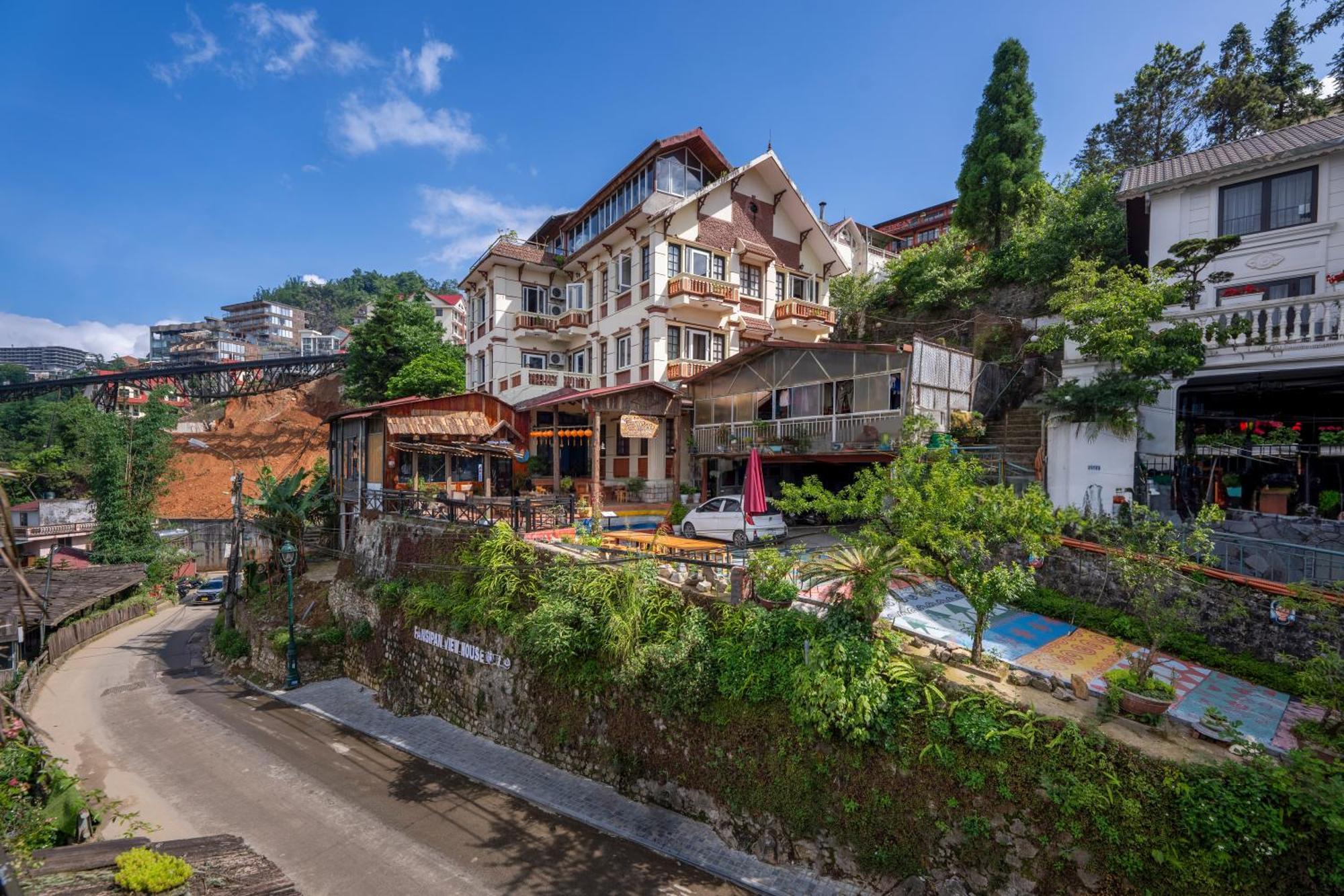Fansipan View House Hotel 3*
