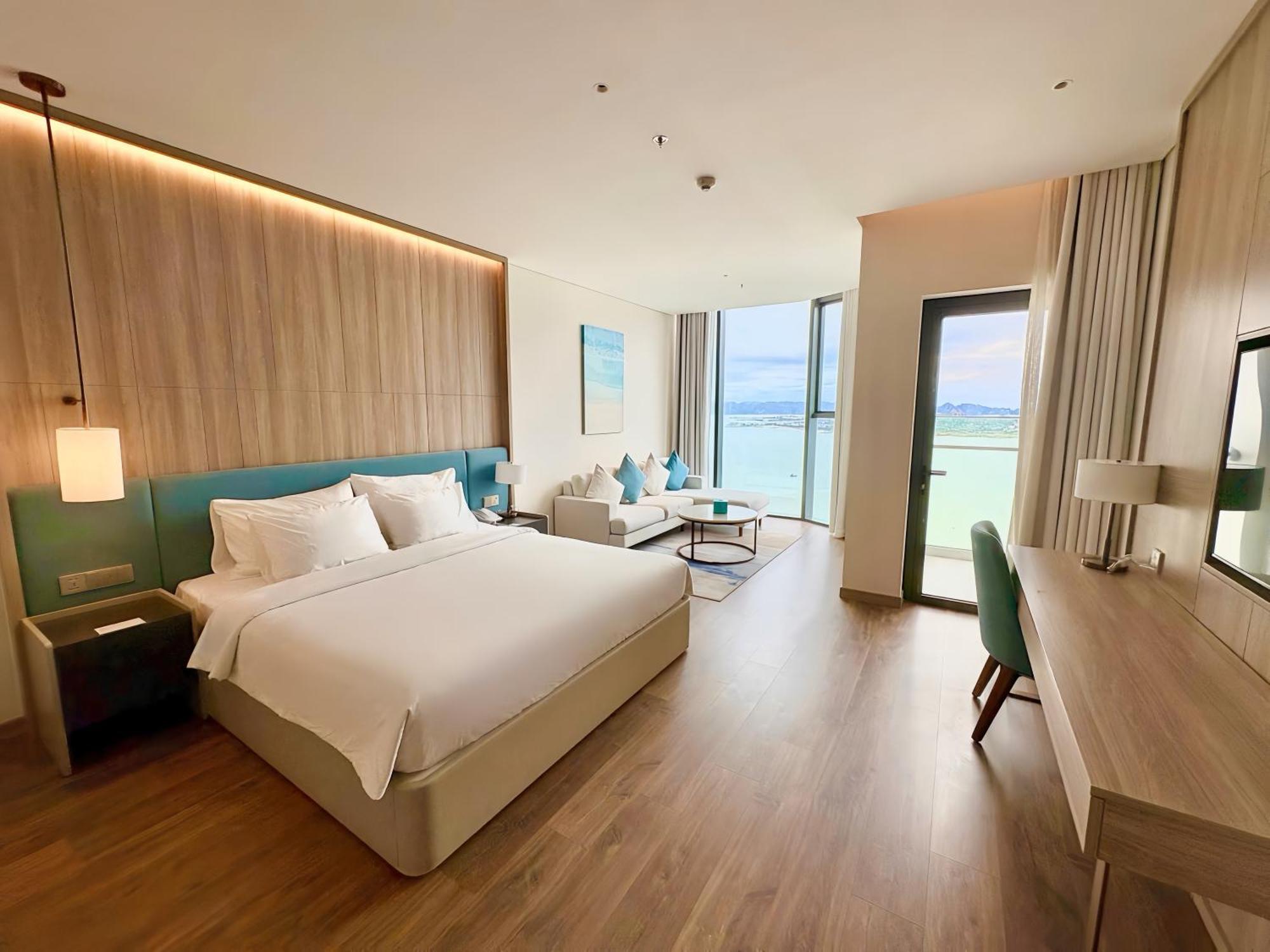 Oceanview Alacarte 5* Ha Long
