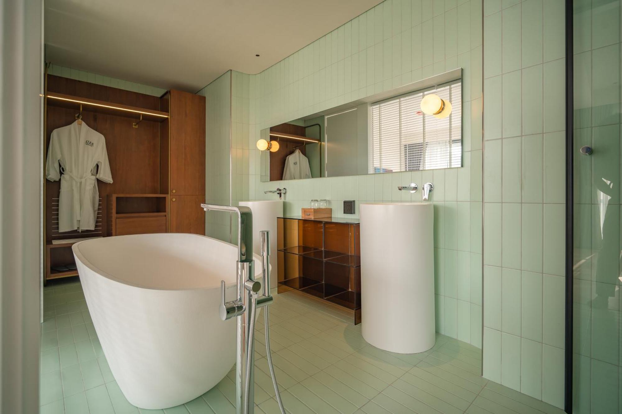 Hotel A'dor & 4*