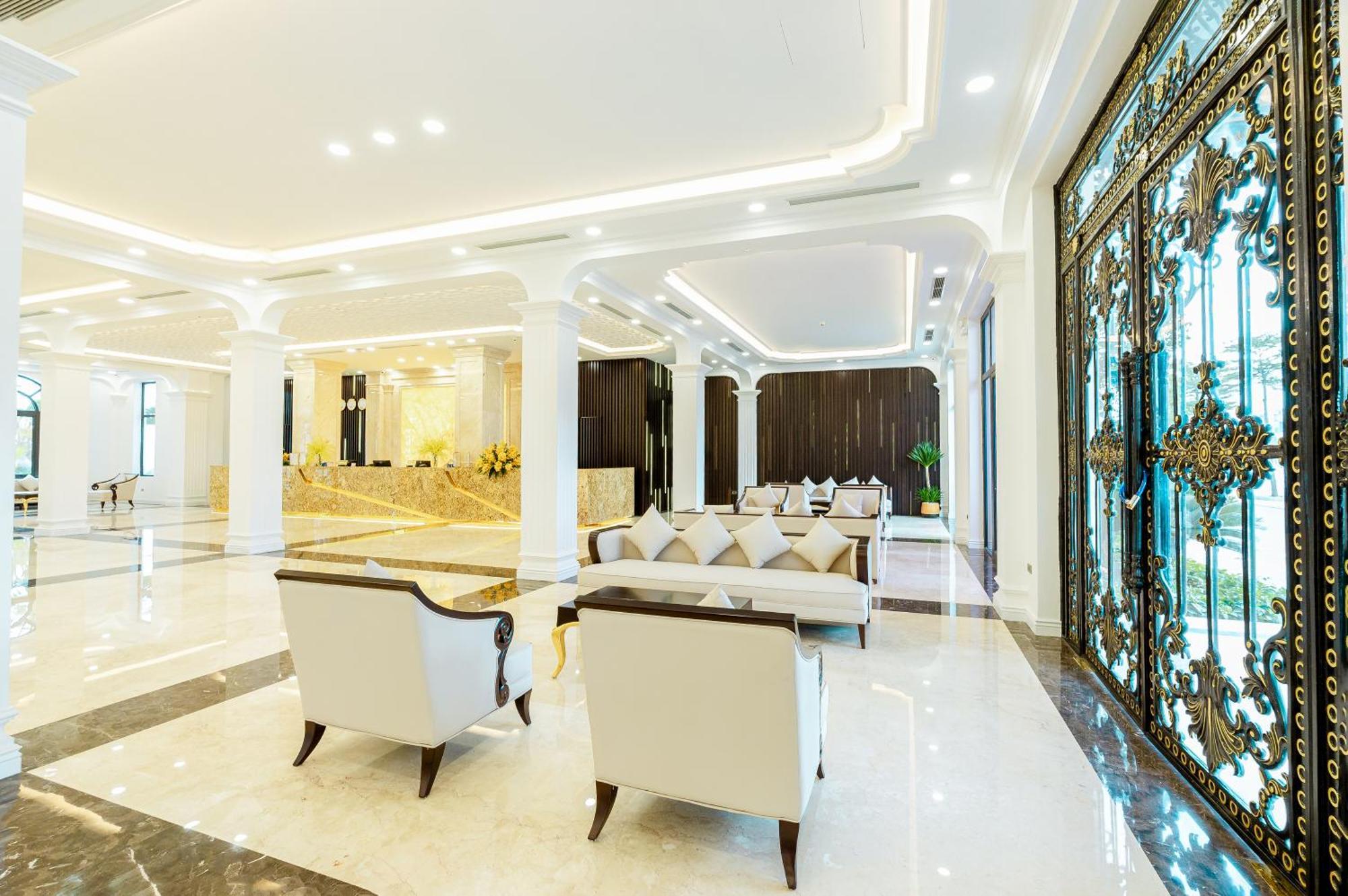 Adamo Hotel 5*
