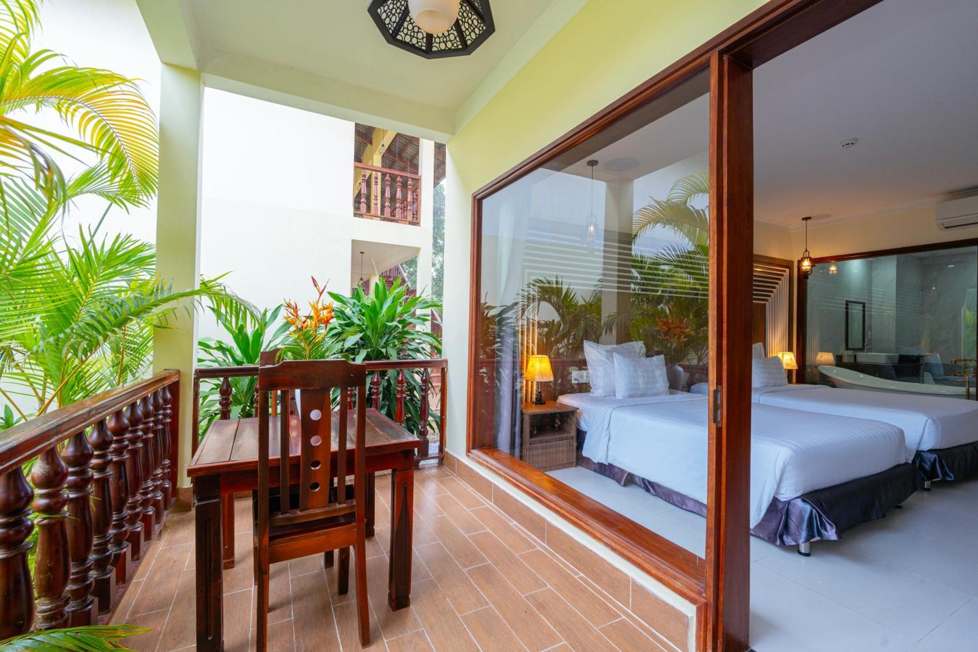 Herbal Hotel 4*