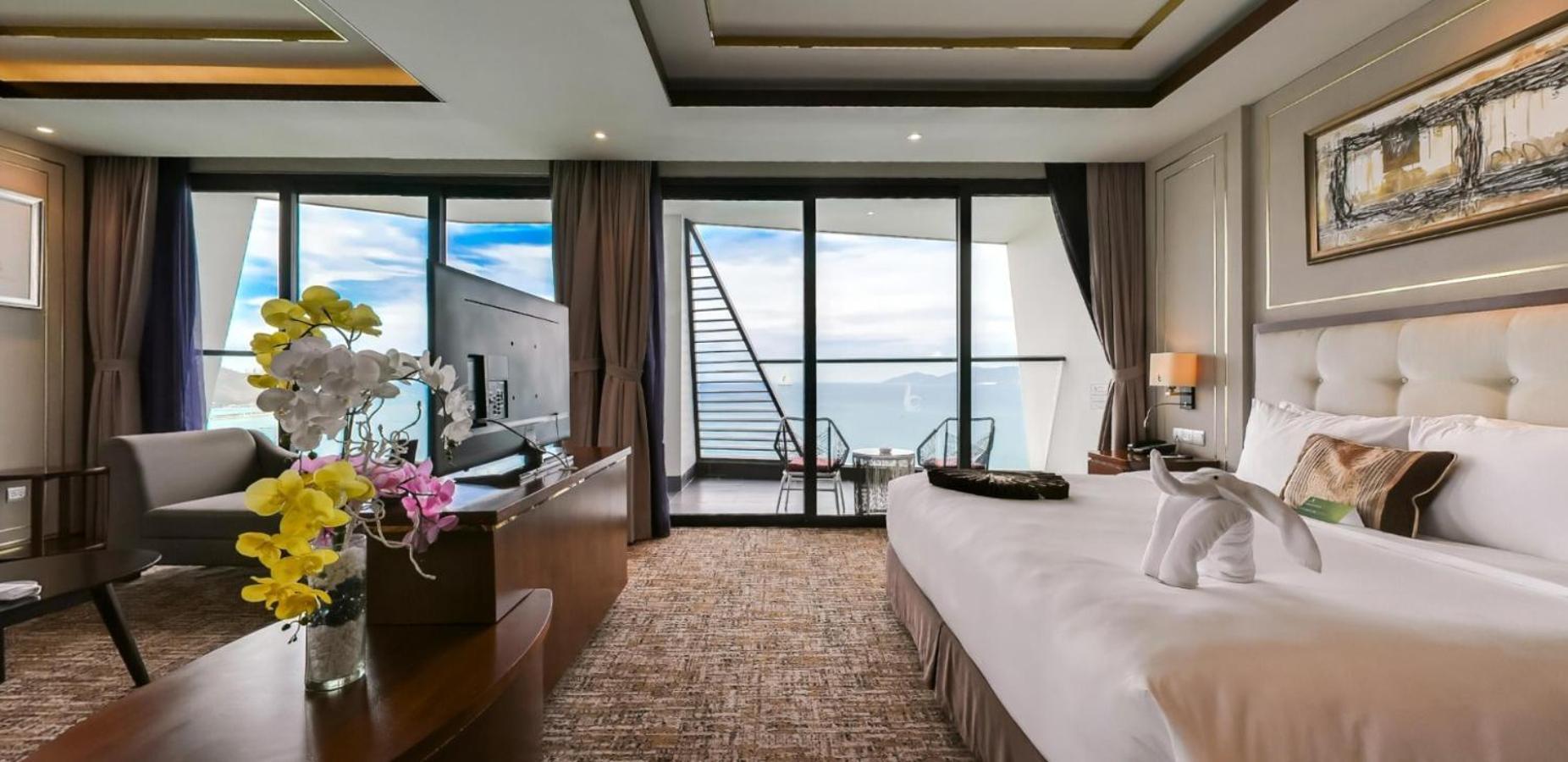 Boton Blue & Hotel 5*